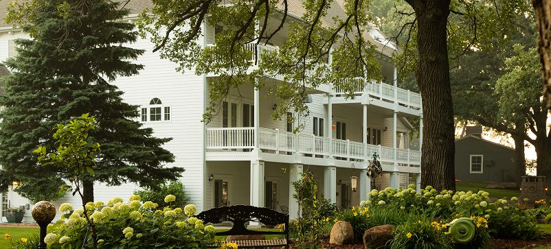 Best Vacay 4 The Oakwood Inn write up 1 1