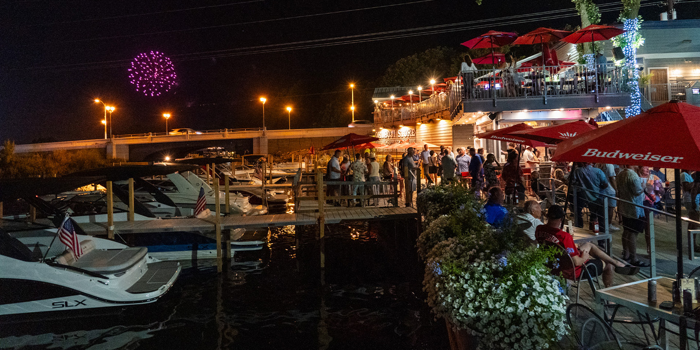 Bars & Happy Hour 4 01 Bars Hero D