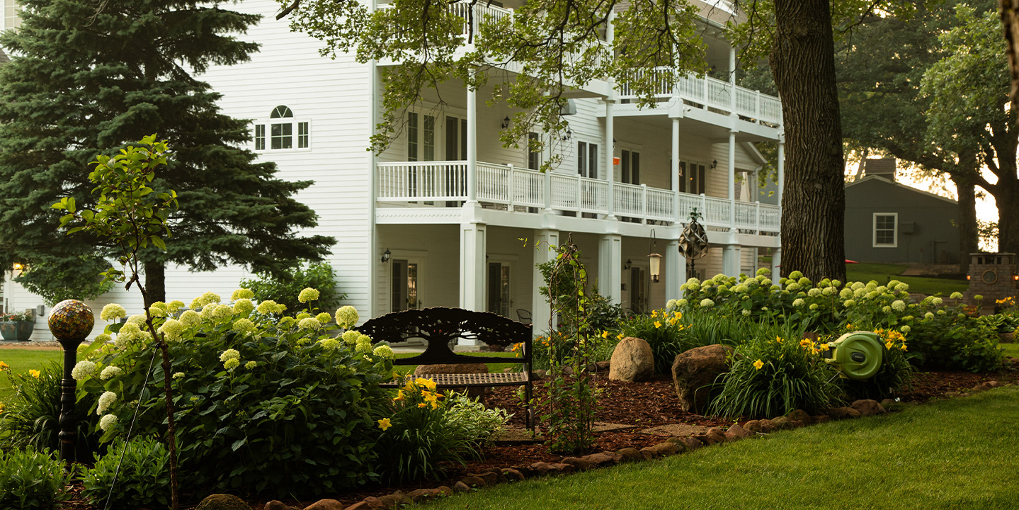 B&Bs & Cottages 2 01 Bed and Breakfast Hero D