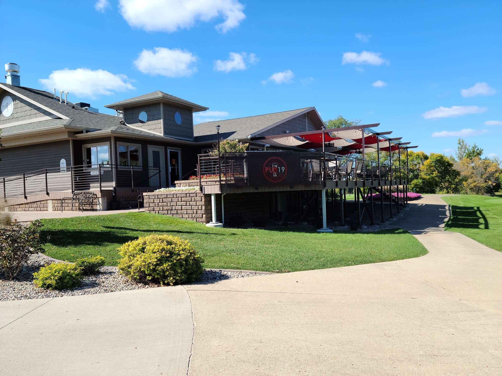Pub 19 Bar and Grill