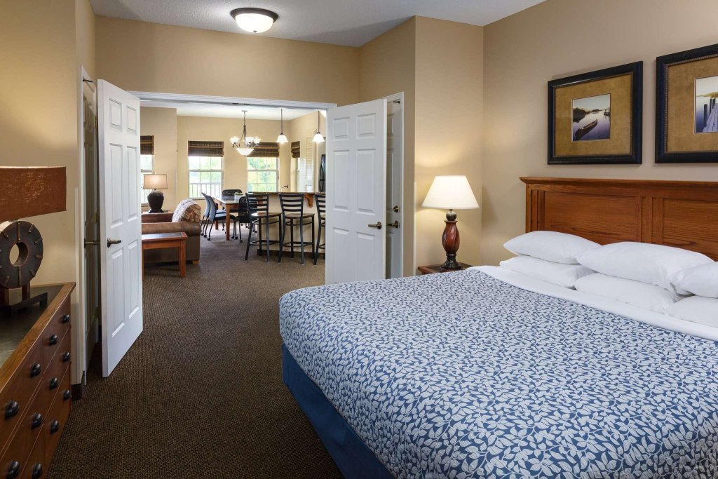 Spring Break Okoboji 4 Bridges Bay Room