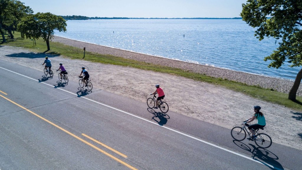 Top 10 Things to do Outside in Okoboji 22 Bike Ride