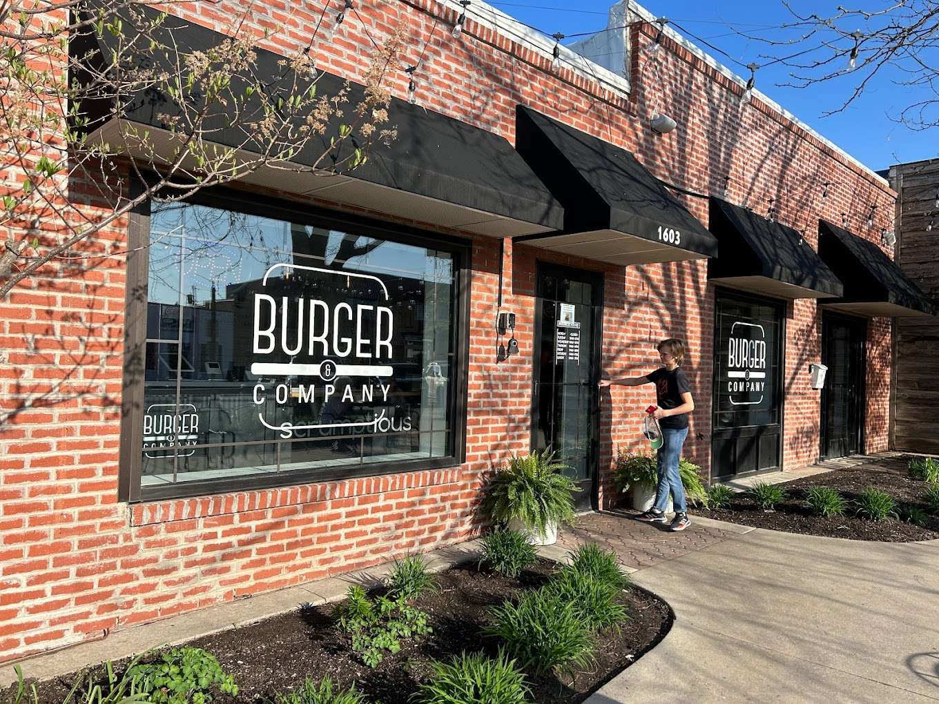 Burger & Co. Front