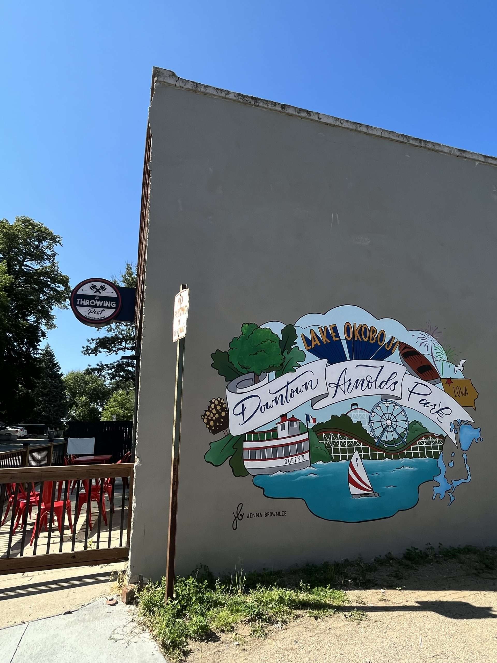 Throwing Post mural Artist: Jenna Brownlee