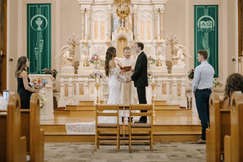 Plan Your Dream Okoboji Wedding 5 Photo Aug 25 2023 2 18 54 PM