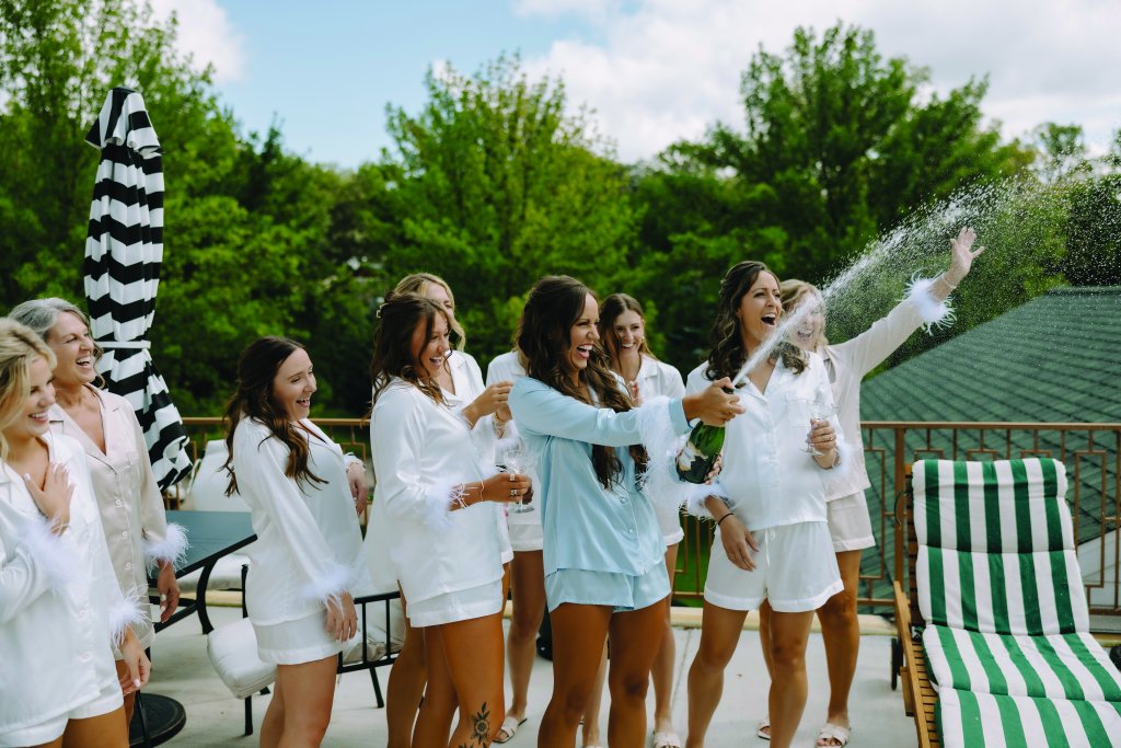 Plan Your Dream Okoboji Wedding 4 Photo Aug 26 2023 12 46 49 PM