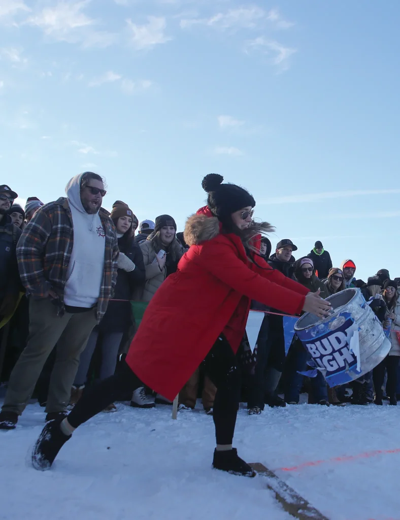 ShopifySteinHoldingWomencopy 1576x.jpg